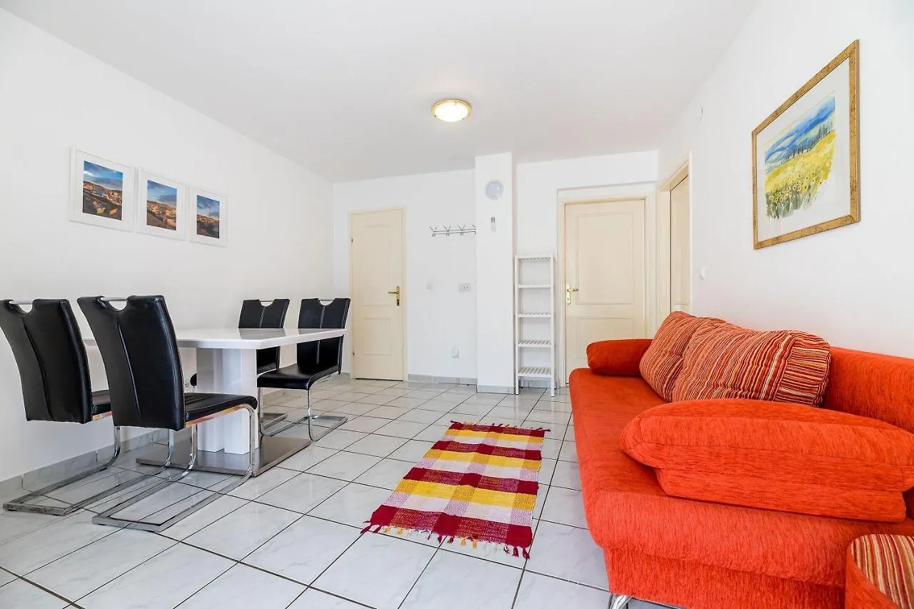 Apartment 100 Meter Bis Zum Strand Baska